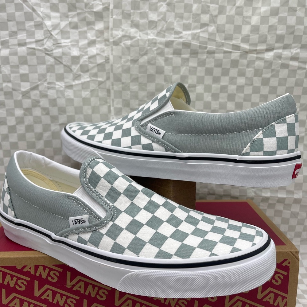 Vans WMN Classic Slip-On
Color Theory Checkerboard Pure Grey
VN000D5PEPO Sneaker - Picture 8 of 16